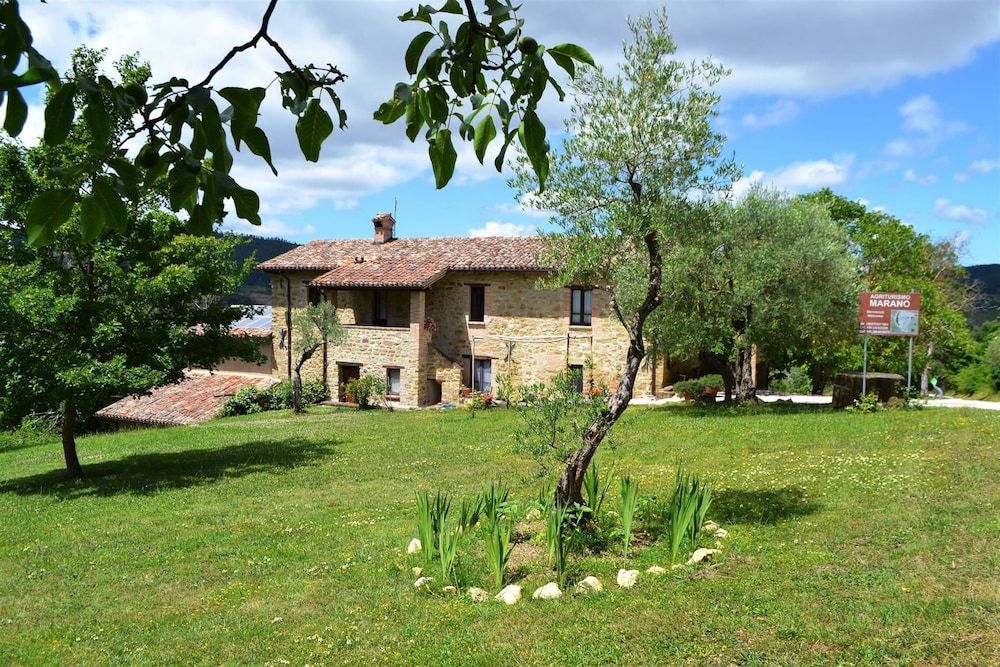 Agriturismo Marano -1 estrellas en Mengara