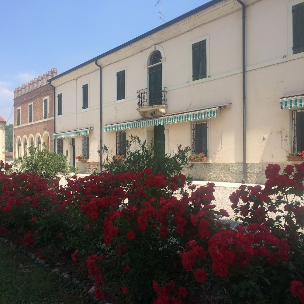 Azienda Agricola Le Colombare -1 estrellas en Nogarole Rocca