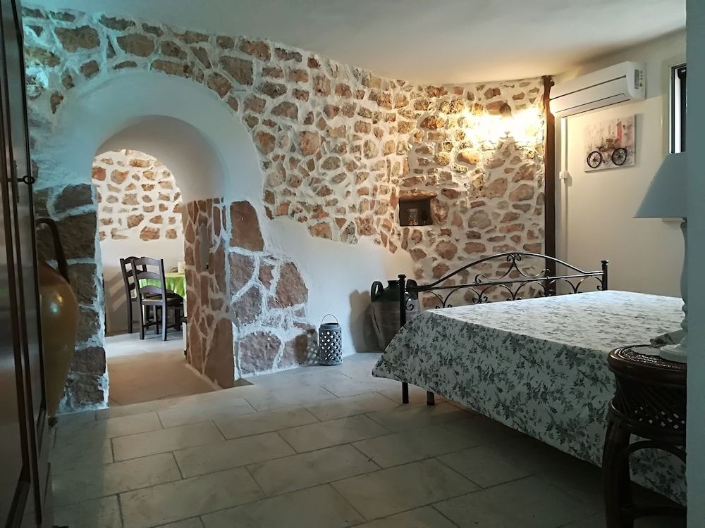 Trullo Alessandro e Villa Raffaela -1 estrellas en San Vito dei Normanni
