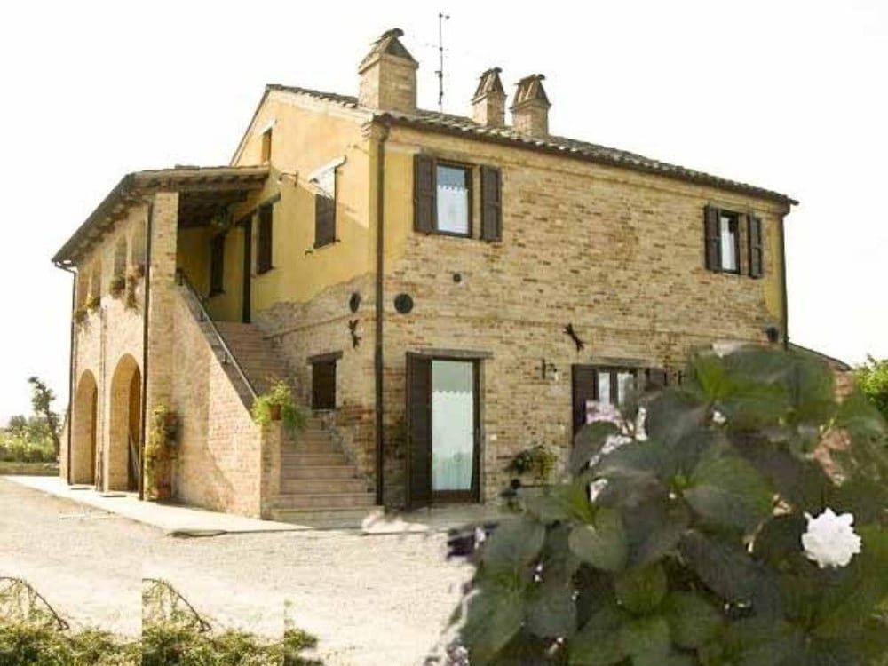 Agriturismo San Michele -1 estrellas en Cossignano