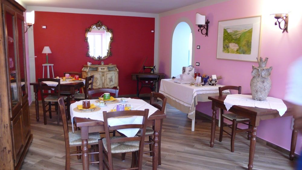 Romantico B&B -1 estrelas em Serra SantʼAbbondio