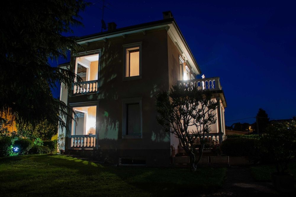 B&B Villa le Rondini -1 estrellas en Castronno