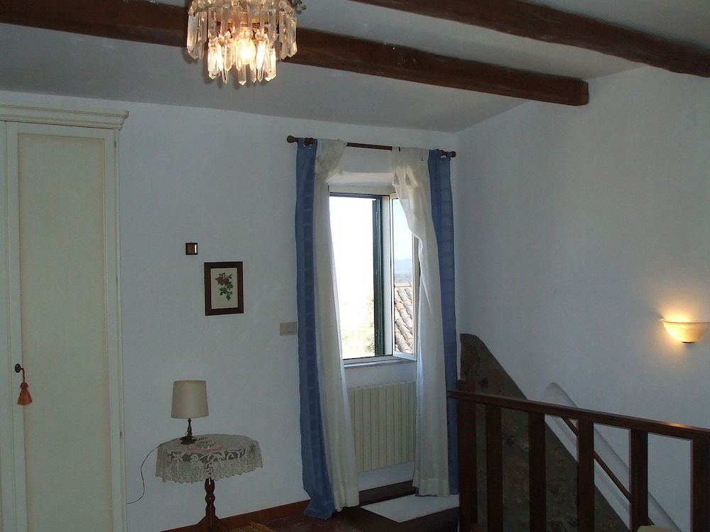 Blue House Near Bagnoregio-overlooking the Umbrian Mountains and Tiber Valley 3
