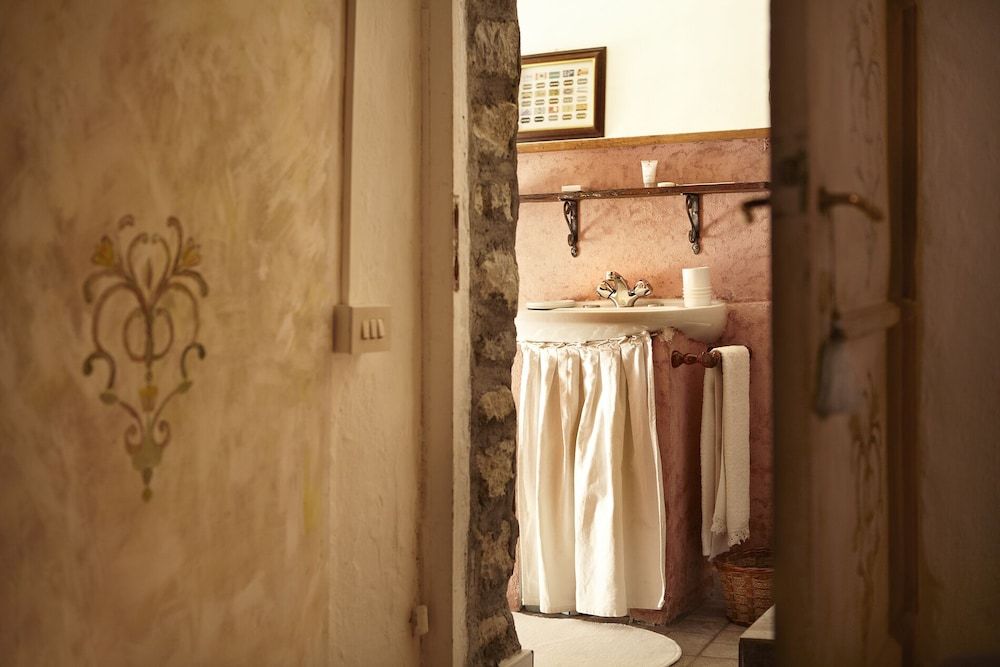 Antico Borgo Sanda Lago Maggiore 3