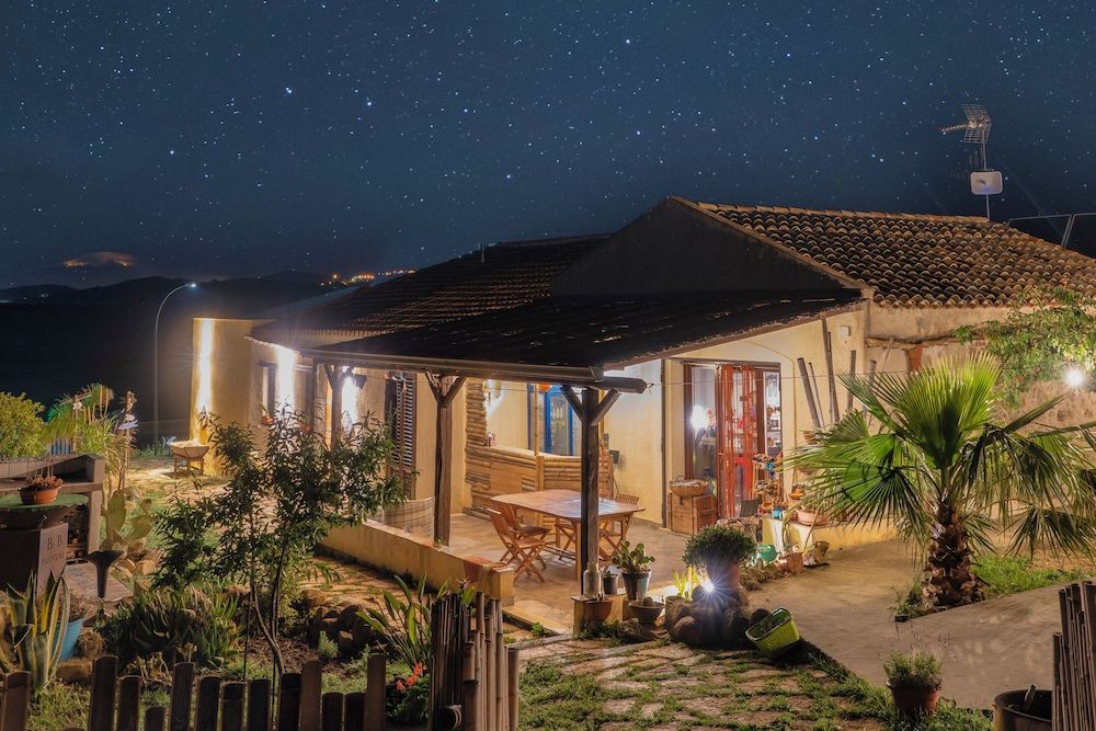 B&B Polvere Di Stelle -1 étoiles à Ummari