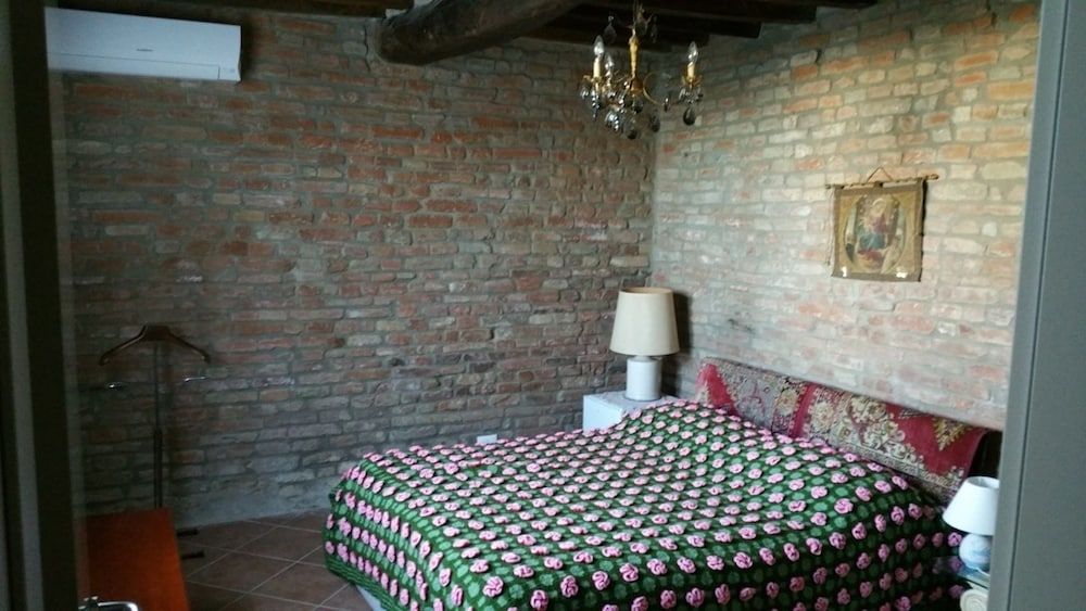 B&B All'Aeroporto -1 estrellas en Curtatone
