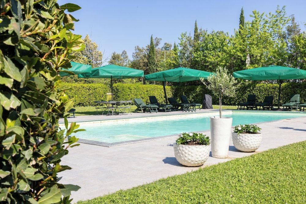 Borgo Sorbatti Country House -1 estrellas en Loro Piceno