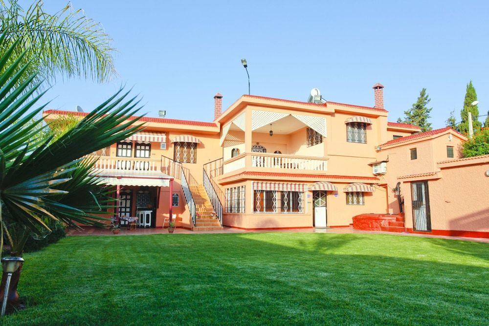 Gîte Karima -1 estrellas en Madagh