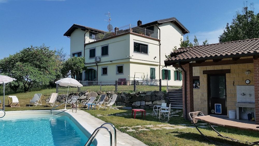 B&B Cascina Rosa Camilla -1 estrellas en Carpeneto