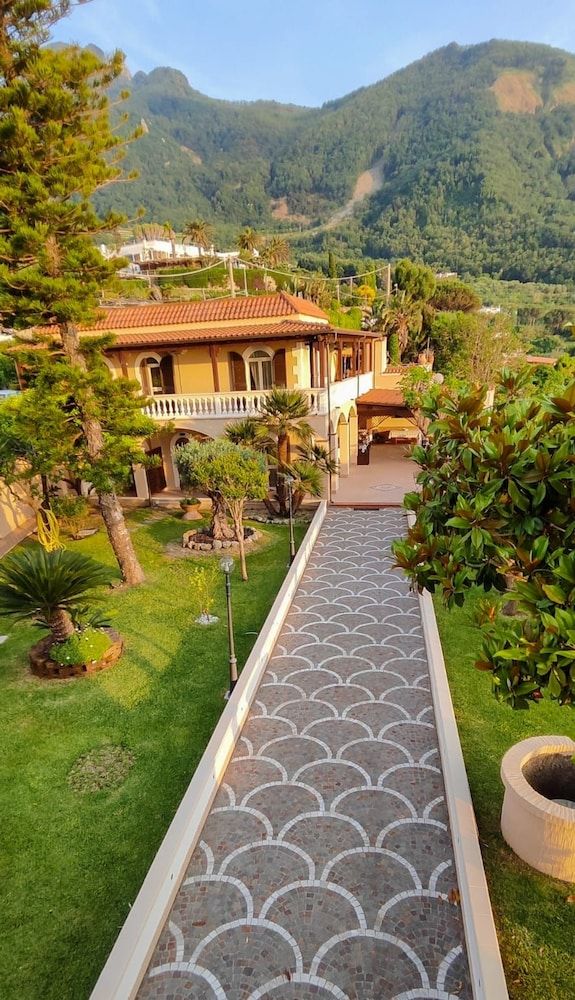 Villa Antonietta Ischia -1 estrellas en Forio d'Ischia