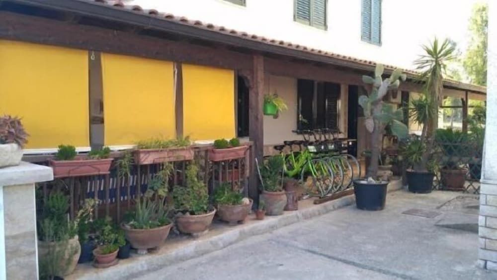 Gecko's House -1 estrellas en Villaggio Resta