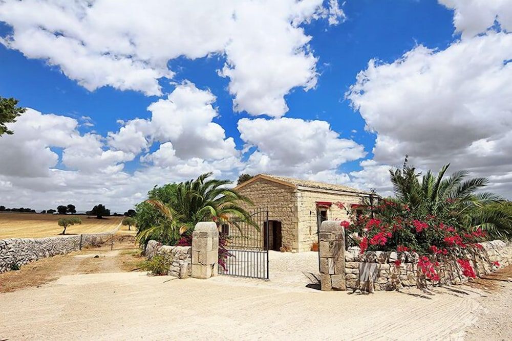 Agriturismo Il Melograno -1 estrellas en Cannizzara