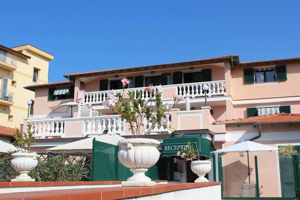 Residence del Prado -1 estrellas en Riva Ligure
