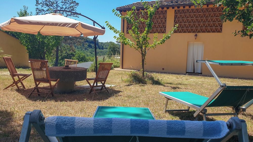 Agriturismo Podere le Tombe -1 estrellas en Palaia