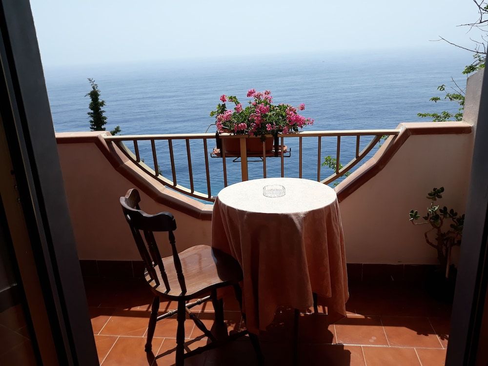 Camere Santa Margherita -1 estrellas en Santa Margherita-Sant'Alessio Siculo
