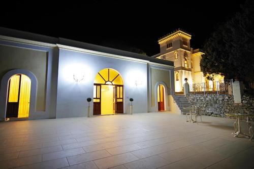 Le scuderie di Villa Ravenna Luxury House 2