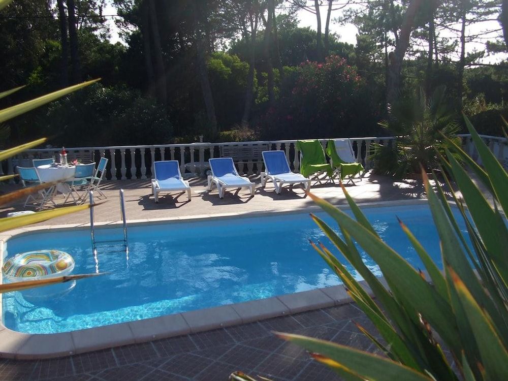 Cottage Sete Mares in Praia das Ma s -1 estrellas en Colares