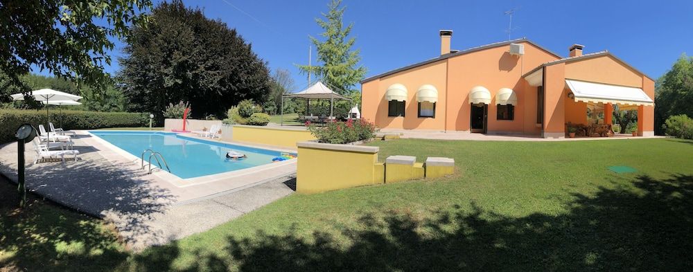 Villa Fior di Robinia -1 estrellas en Giavera del Montello