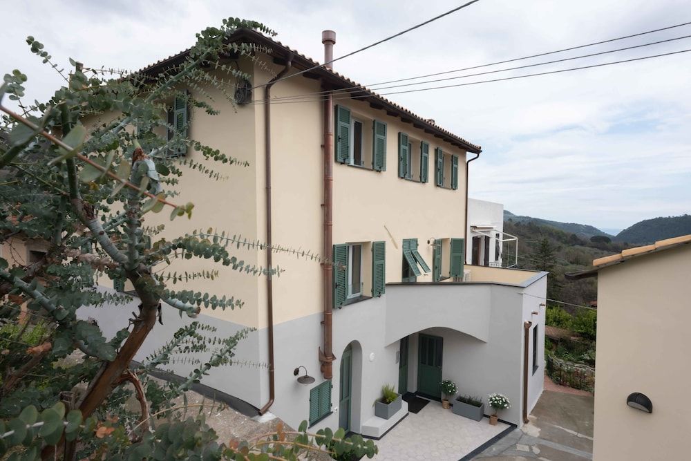 Agriturismo Ca Du Briccu -1 estrellas en Bardino Vecchio