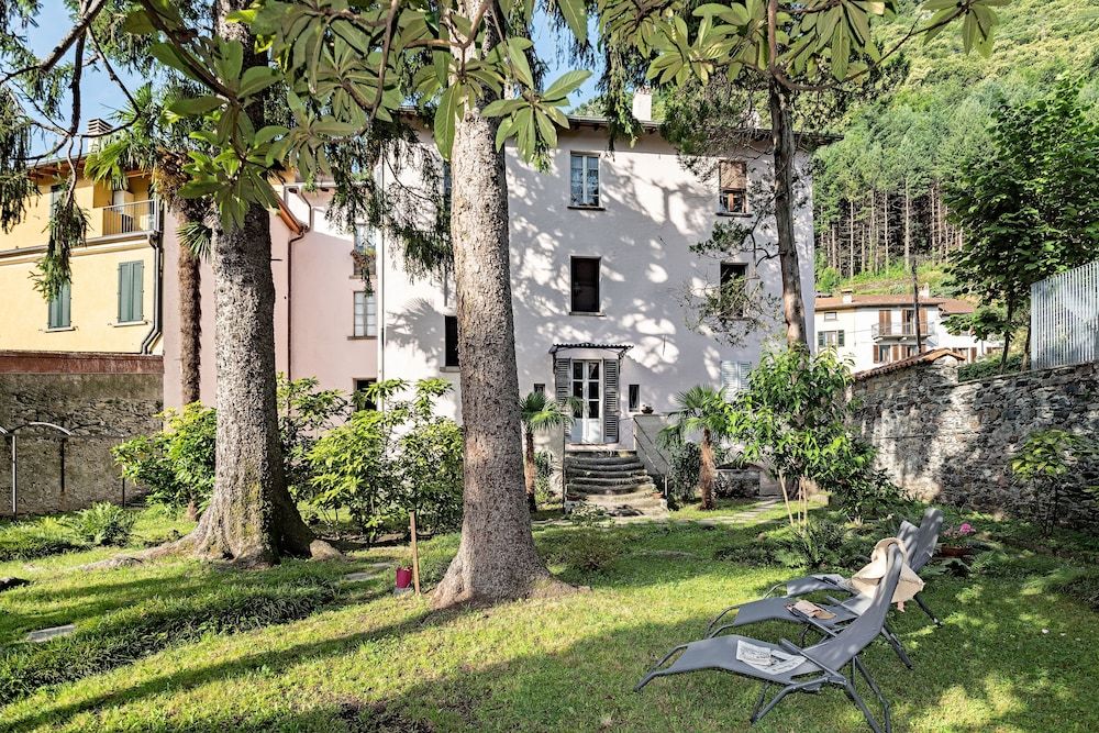 B&B Villa Rosalinda -1 estrellas en Dongo