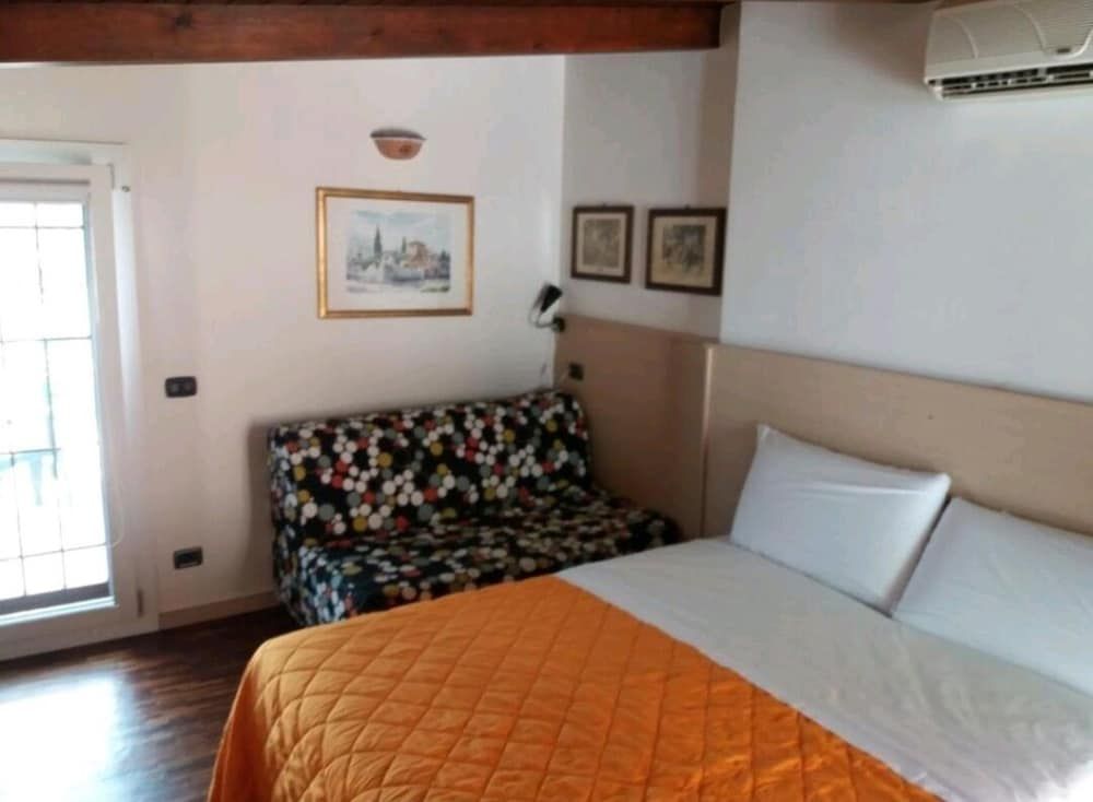 Villa Mola 2