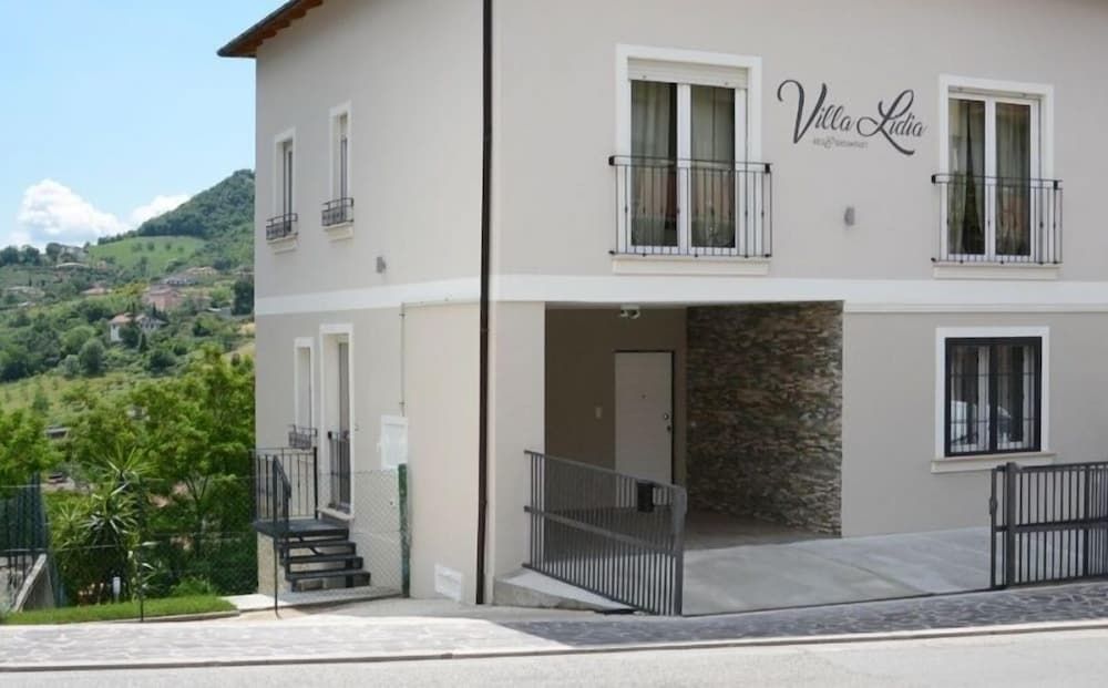 Villa Lidia Teramo B&B -1 étoiles à Teramo