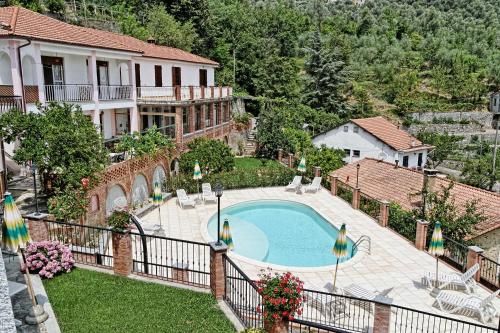 Azienda Agrituristica Borgoameno 3 estrellas en Casanova Lerrore