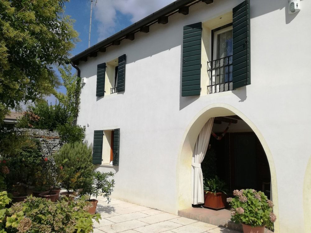 Bed and Breakfast Le Ortensie -1 estrellas en Castagnole