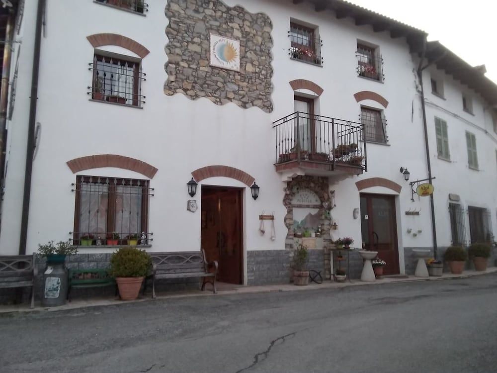 Agriturismo Alpi -1 estrellas en Roccaforte Ligure