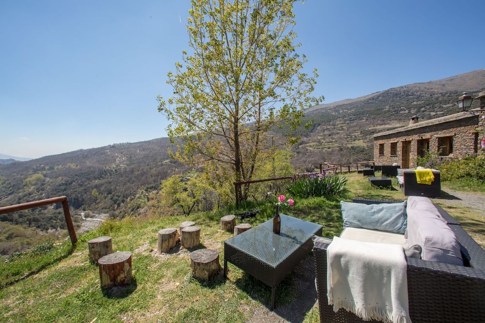 Apartamentos Balcón del Cielo -1 estrellas en Trevélez