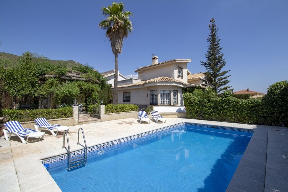 Villa Del Mamut -1 estrellas en Padul