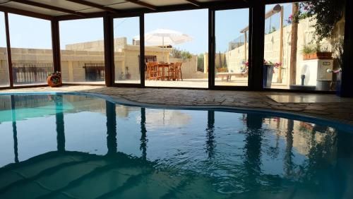Casa en finca de uva con piscina privada, cubierta y climatizada 4 estrellas en La Degollada