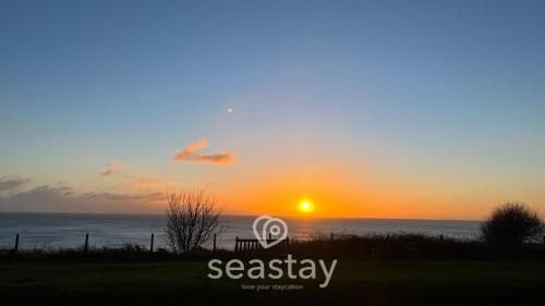 Luna's Seaview Apartment Sleeps 4 Parking Beach 2