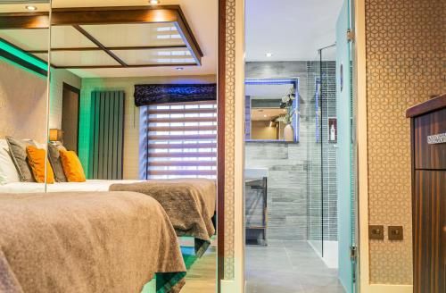 Church Suites by The Cranleigh Boutique 3