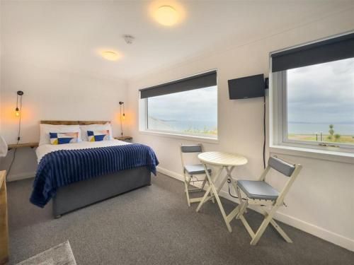 Ocean View Bar & Rooms 3