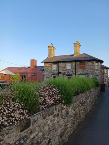 Ty'n Llan- tafarn gymunedol- community pub 2