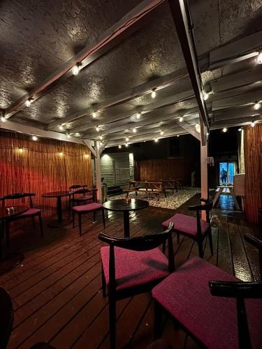 The Cassillis Hotel - Smart Self Check-in Hotel & Bar 2