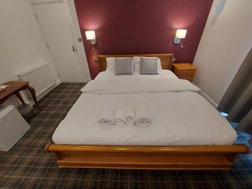 The Cassillis Hotel - Smart Self Check-in Hotel & Bar 3