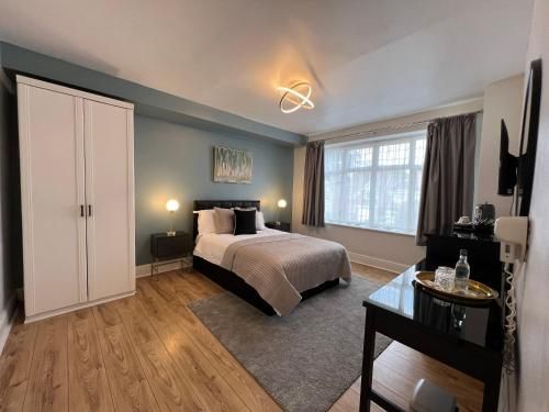 Madonna Halley Hotel 3