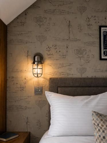 The Customs House Hotel 2