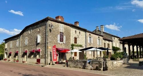 Douce Demeure - Hôtel-Restaurant de Mortemart 1