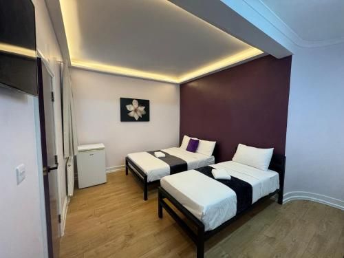 Lyon House Hotel 2