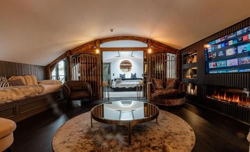 The Penthouse 2