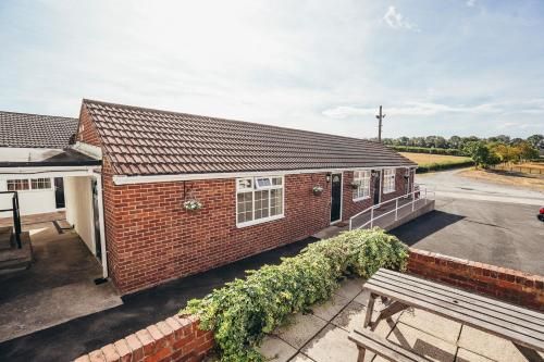 Langdon Farm Countryside Rooms, Ripley 3