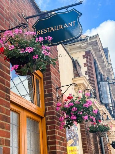 The Eastbrook Pub & Hotel 2