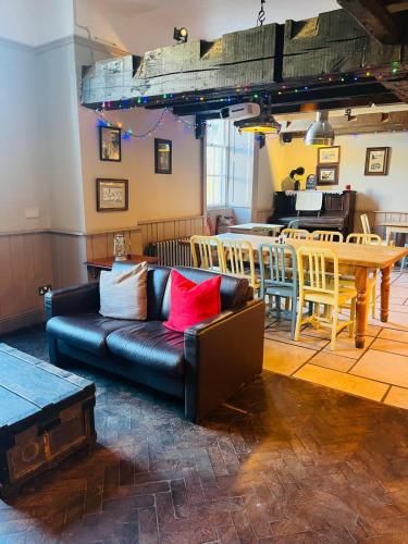 The Ilchester Arms 2