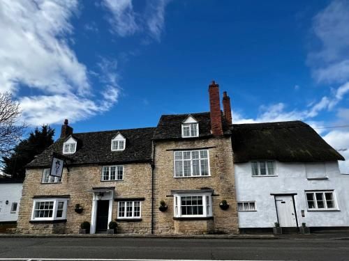 The Lion, Tredington 3
