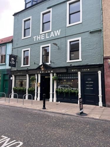 The Law 3 estrellas en North Berwick