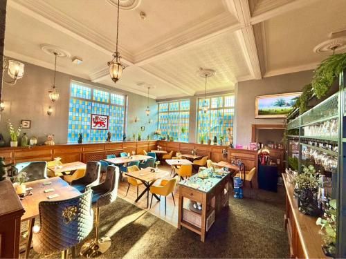 The Lion Hotel 2