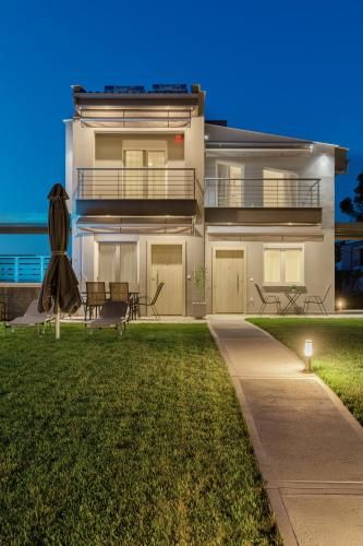 V Luxury Apartments Posidi 3